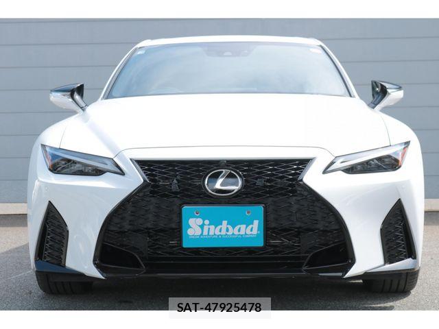 Lexus IS 2025-10 8562435-10