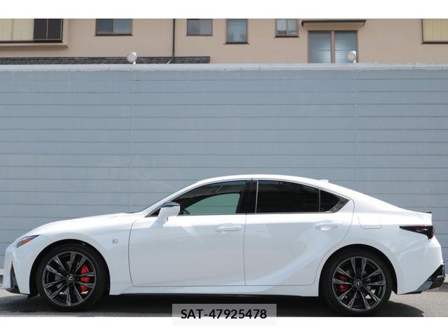 Lexus IS 2025-10 8562435-12
