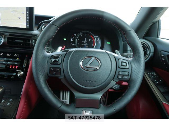 Lexus IS 2025-10 8562435-23