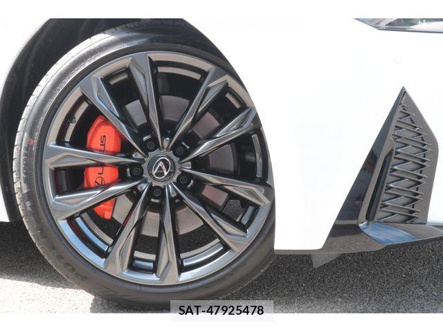 Lexus IS 2025-10 8562435-3