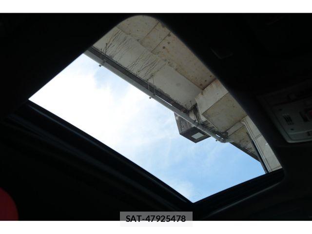 Lexus IS 2025-10 8562435-4