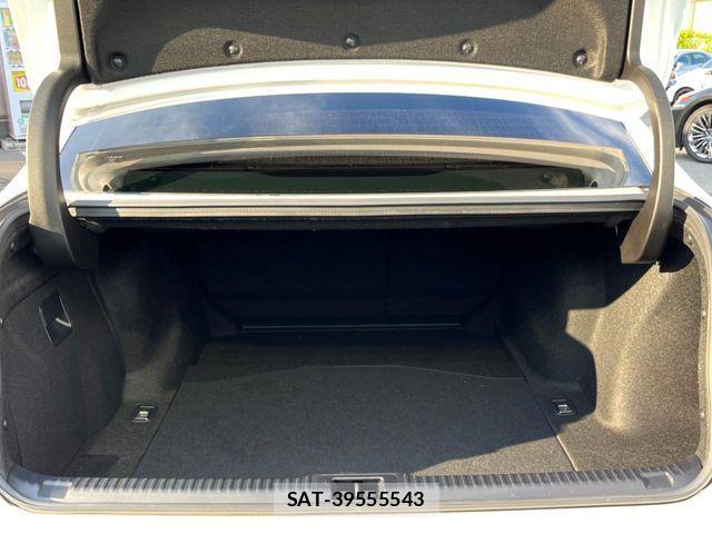 Lexus IS 2021-04 8562434-9