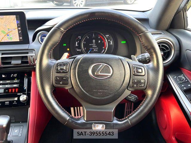 Lexus IS 2021-04 8562434-10