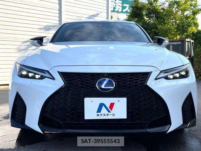 Lexus IS 2021-04 8562434-13