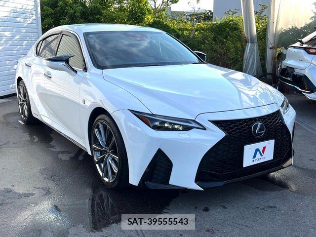 Lexus IS 2021-04 8562434-15