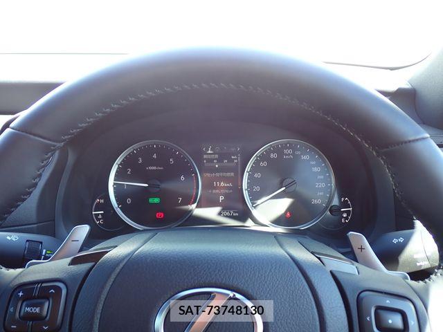 Lexus IS 2024-03 8627469-11