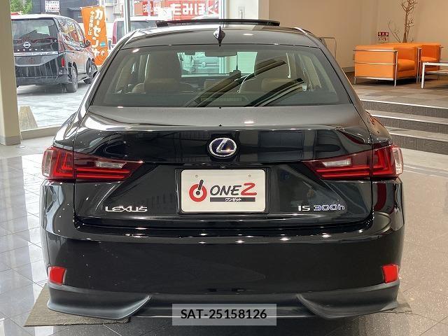Lexus IS 2013-09 8627468-13