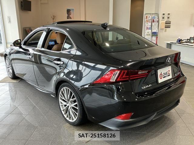 Lexus IS 2013-09 8627468-18