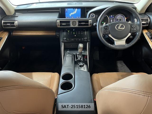 Lexus IS 2013-09 8627468-1