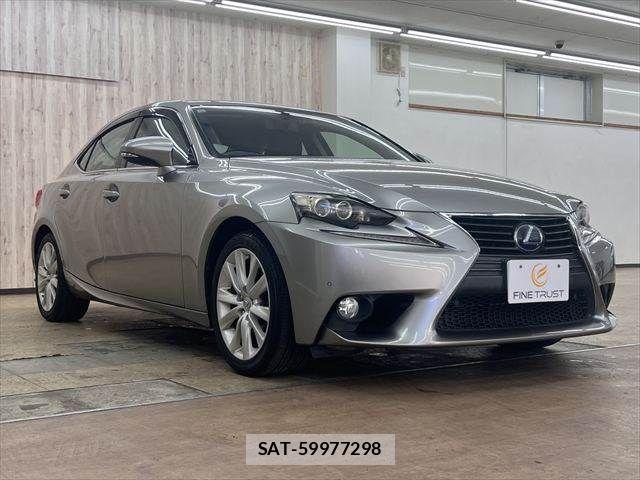 Lexus IS 2013-06 8627471-14