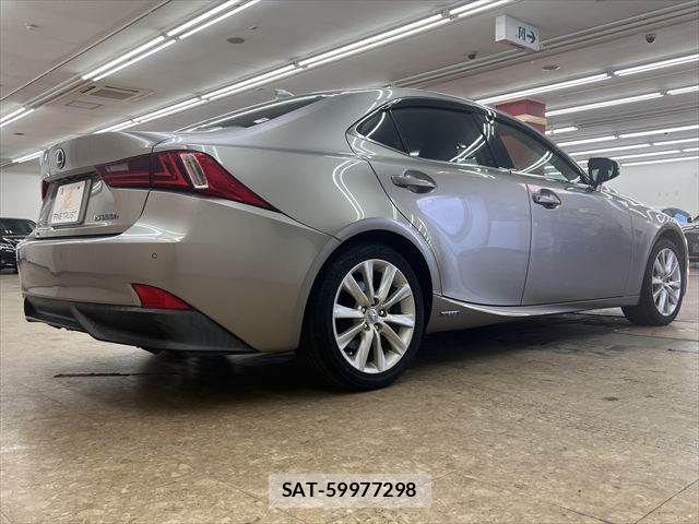 Lexus IS 2013-06 8627471-17