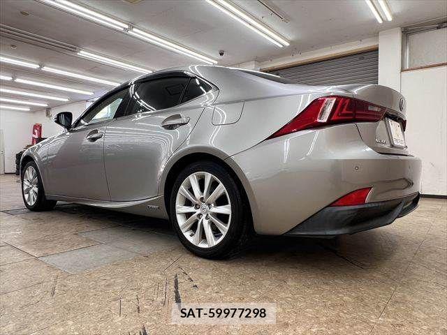 Lexus IS 2013-06 8627471-18