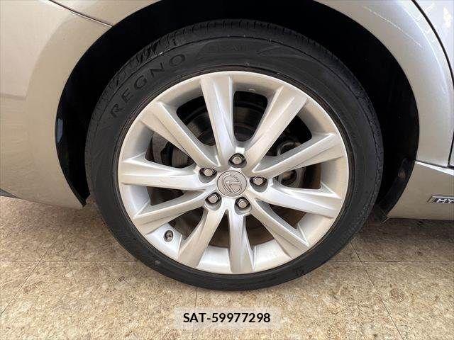 Lexus IS 2013-06 8627471-24