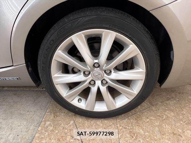 Lexus IS 2013-06 8627471-25