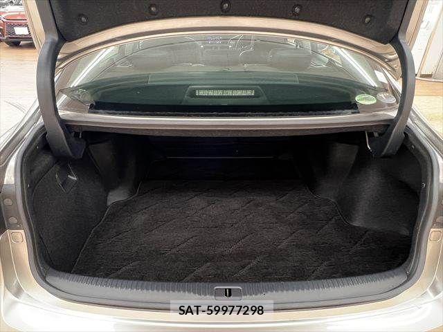 Lexus IS 2013-06 8627471-8