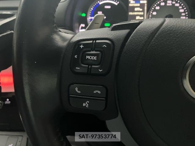 Lexus IS 2021-10 8659919-9