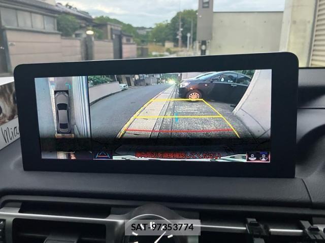 Lexus IS 2021-10 8659919-11