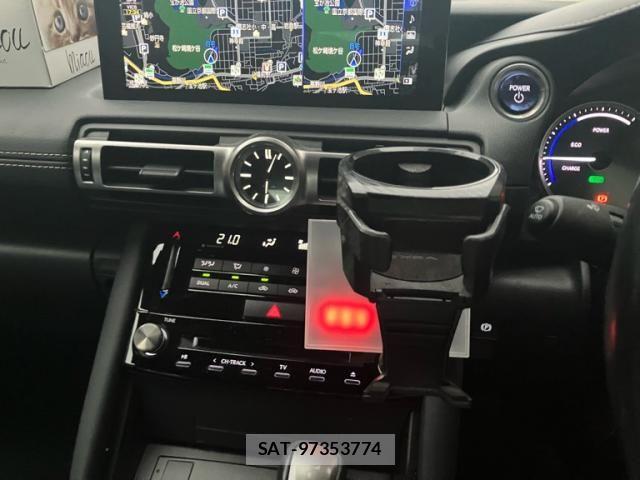 Lexus IS 2021-10 8659919-12