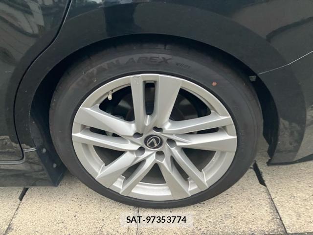 Lexus IS 2021-10 8659919-17