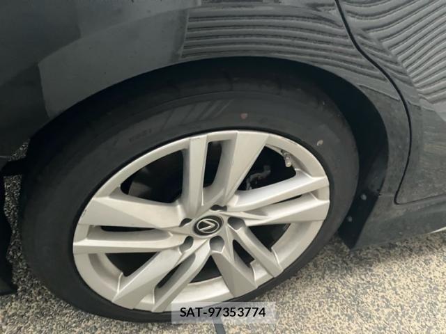 Lexus IS 2021-10 8659919-19