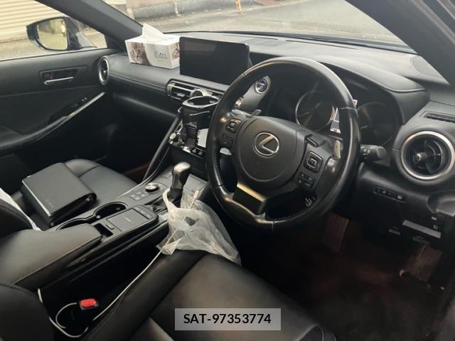 Lexus IS 2021-10 8659919-4