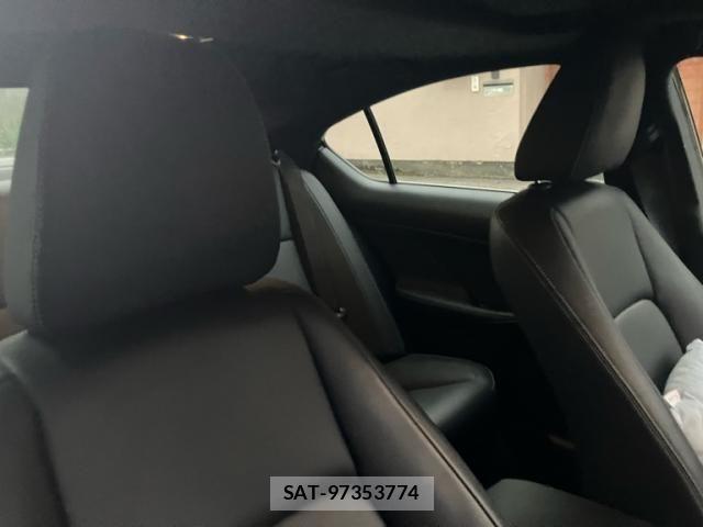 Lexus IS 2021-10 8659919-5