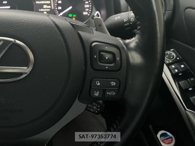 Lexus IS 2021-10 8659919-8