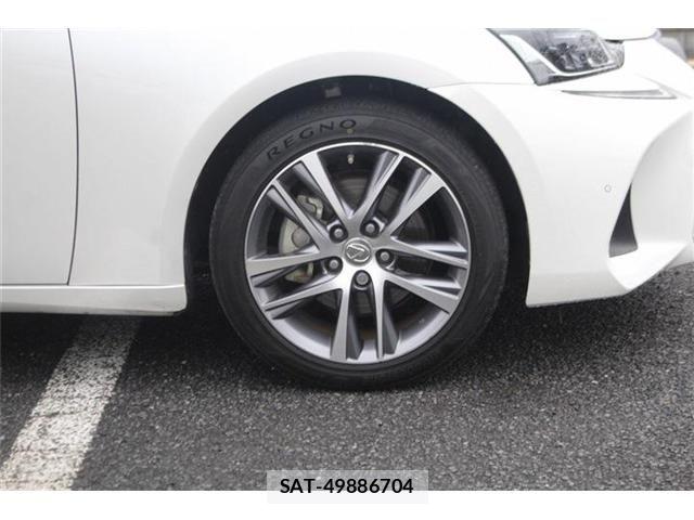 Lexus IS 2017-06 8659921-11