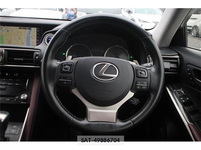 Lexus IS 2017-06 8659921-20