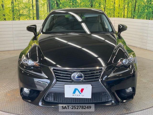Lexus IS 2014-04 8666393-13