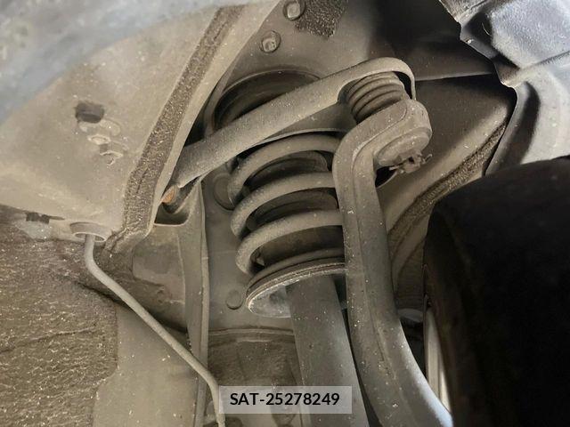 Lexus IS 2014-04 8666393-19