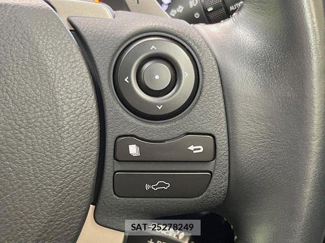Lexus IS 2014-04 8666393-2
