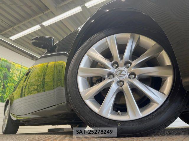 Lexus IS 2014-04 8666393-4