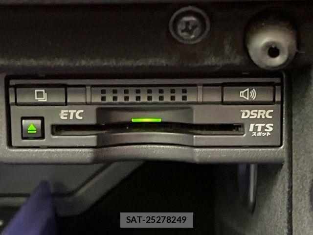 Lexus IS 2014-04 8666393-7