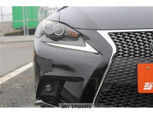Lexus IS 2013-06 8659925-9