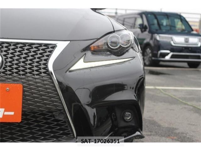 Lexus IS 2013-06 8659925-11