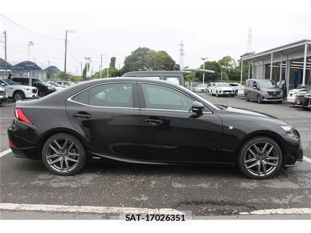 Lexus IS 2013-06 8659925-13