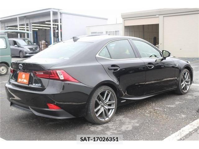 Lexus IS 2013-06 8659925-14