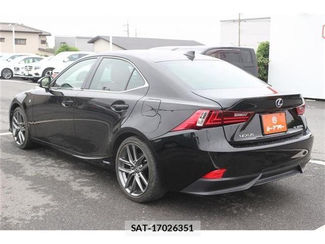 Lexus IS 2013-06 8659925-18