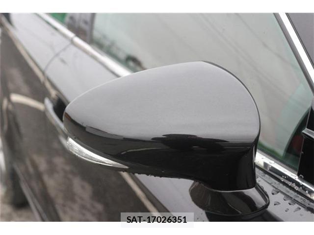 Lexus IS 2013-06 8659925-21