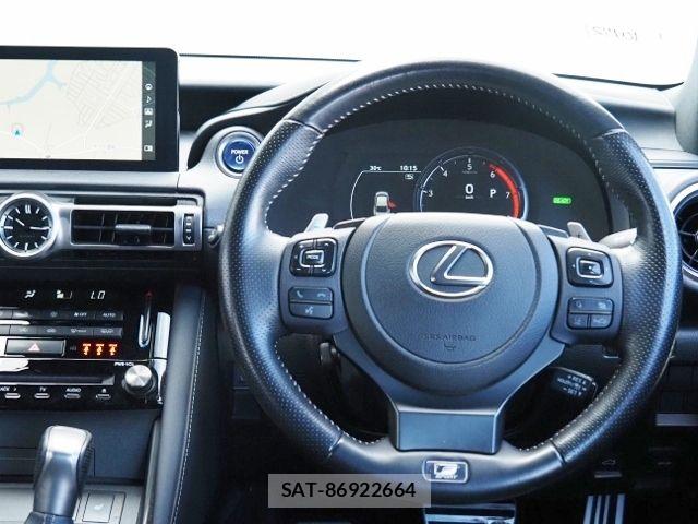 Lexus IS 2021-07 8666395-15