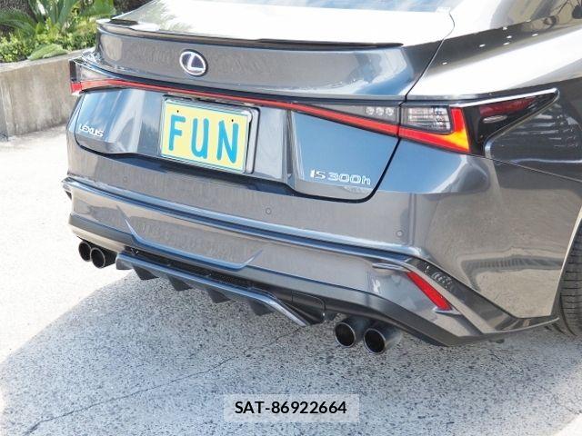 Lexus IS 2021-07 8666395-29