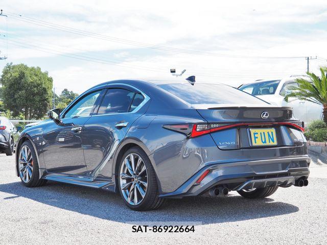 Lexus IS 2021-07 8666395-5