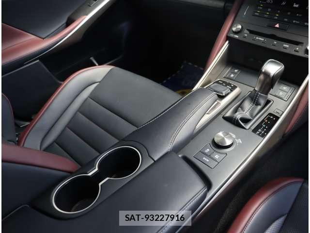 Lexus IS 2018-09 8659918-14