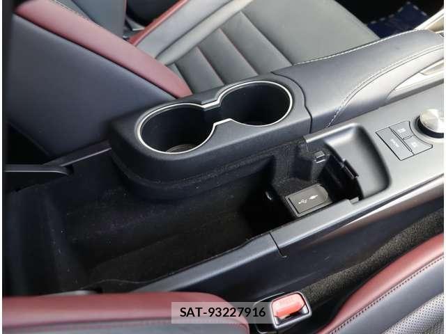 Lexus IS 2018-09 8659918-18
