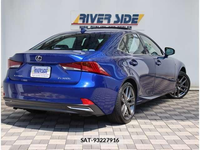 Lexus IS 2018-09 8659918-2
