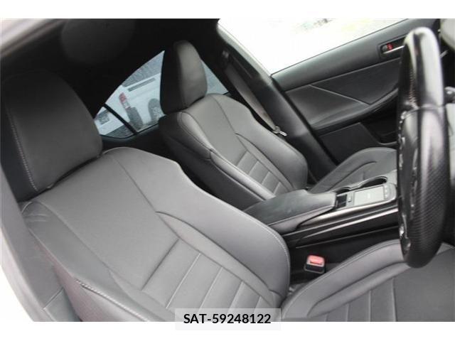 Lexus IS 2023-07 8659917-21