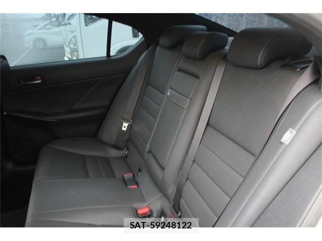 Lexus IS 2023-07 8659917-25
