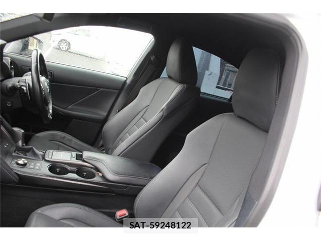 Lexus IS 2023-07 8659917-26