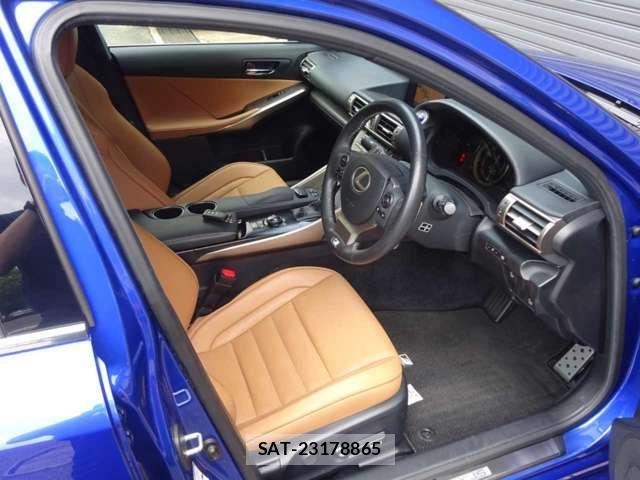 Lexus IS 2014-03 8659920-9